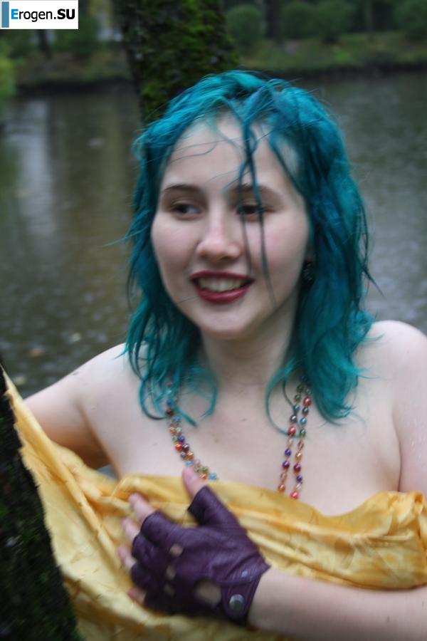 Eve in the park. Slide 4