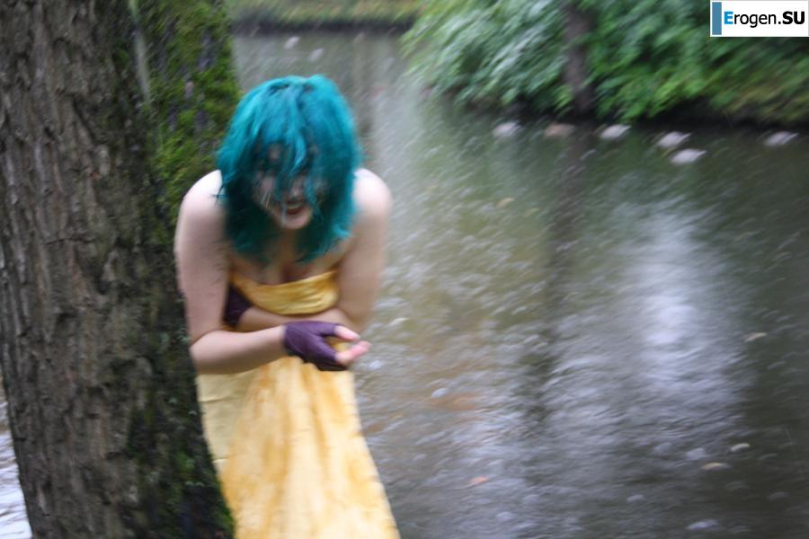 Eve in the park. Slide 9