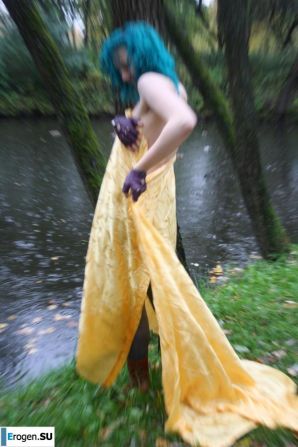 Eve in the park. Thumbnail 1