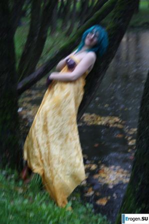 Eve in the park. Thumbnail 12