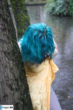 Eve in the park. Thumbnail 2