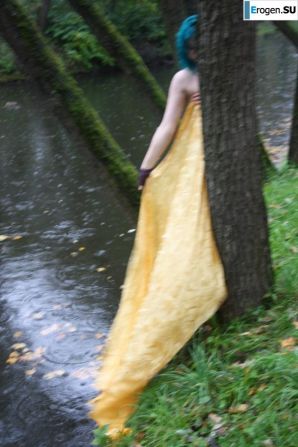 Eve in the park. Thumbnail 6