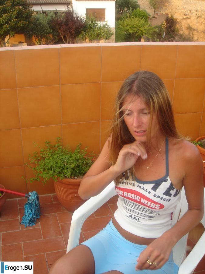 Beauty from Italy and all her personal photos. Part 3. Slide 1