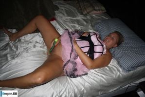 Donut girl and her personal photos. Part 2. Thumbnail 2