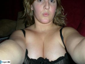 Donut girl and her personal photos. Part 2. Thumbnail 29