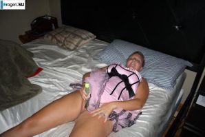 Donut girl and her personal photos. Part 2. Thumbnail 4