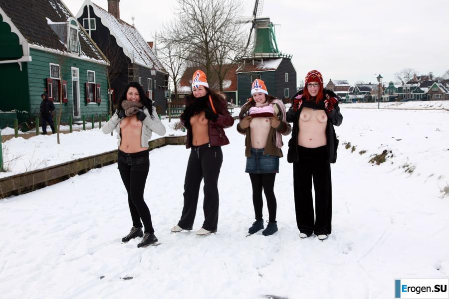 Dutch nudists in winter. Slide 35
