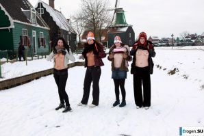 Dutch nudists in winter. Thumbnail 35
