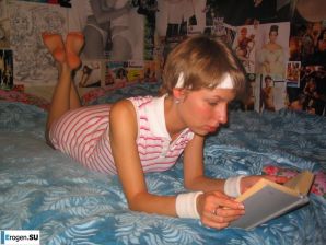 Hairy Slim Woman. Thumbnail 6