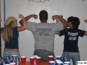 Blonde, muscled and friends. Thumbnail 11
