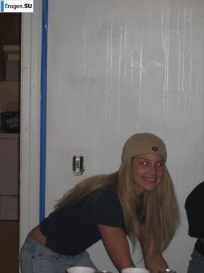 Blonde, muscled and friends. Thumbnail 12
