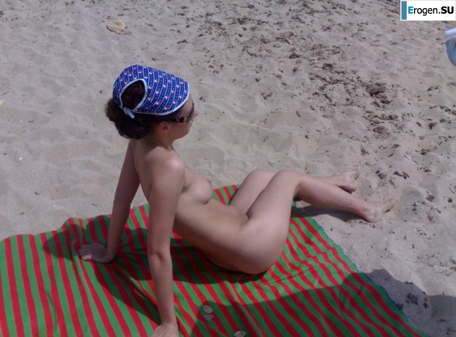in support of Yanukovych, and on the beach. Slide 32