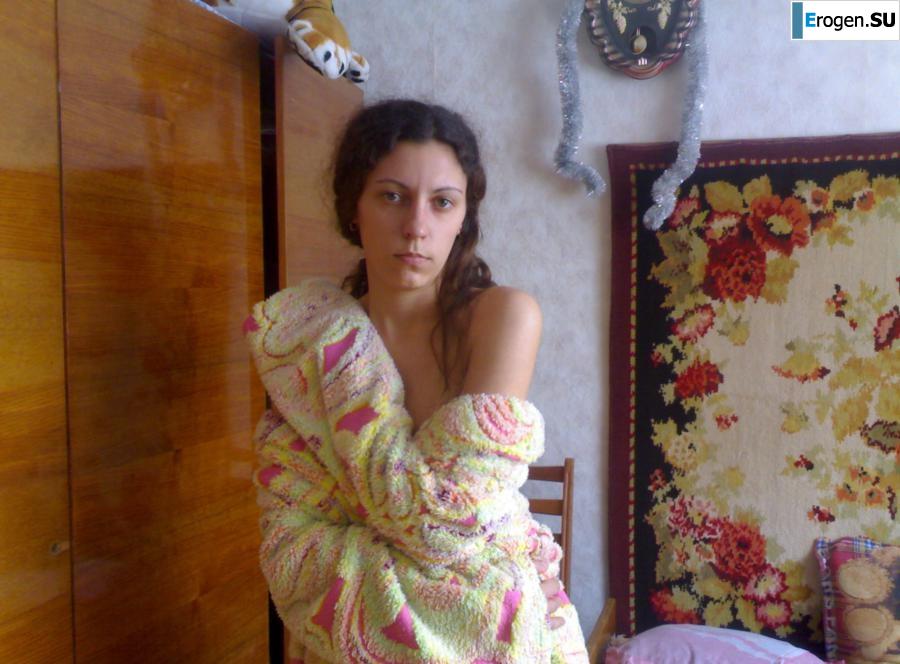 in support of Yanukovych, and on the beach. Slide 8