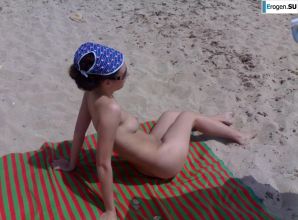 in support of Yanukovych, and on the beach. Thumbnail 32