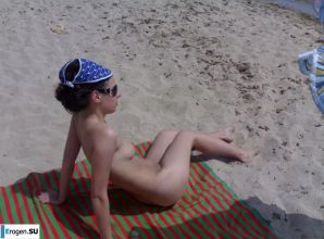 in support of Yanukovych, and on the beach. Thumbnail 34