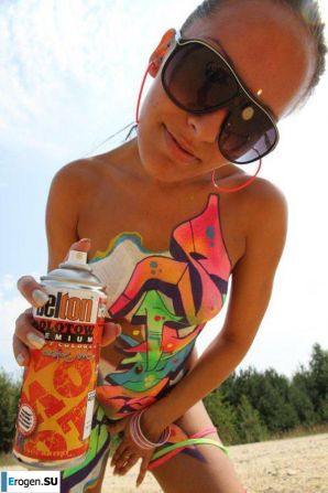 Graffiti on Girls. Part 2. Thumbnail 16