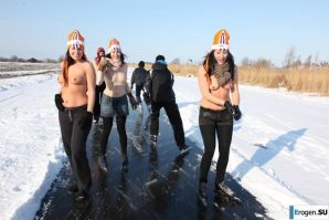 Dutch nudists in winter. Part 3. Thumbnail 30