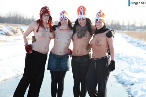 Dutch nudists in winter. Part 3. Thumbnail 33
