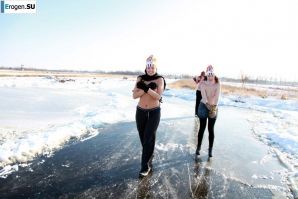 Dutch nudists in winter. Part 3. Thumbnail 38