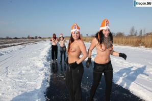 Dutch nudists in winter. Part 3. Thumbnail 5