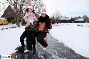 Dutch nudists in winter. Part 3. Thumbnail 6