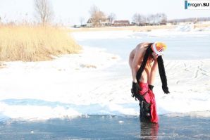 Dutch nudists in winter. Part 4. Thumbnail 4