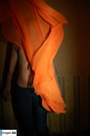 Brunette home photo session. Thumbnail 2