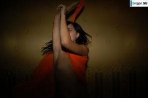 Brunette home photo session. Thumbnail 26