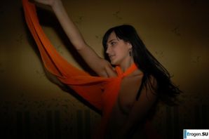 Brunette home photo session. Thumbnail 29
