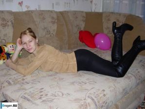 Officer's Wife. Thumbnail 15