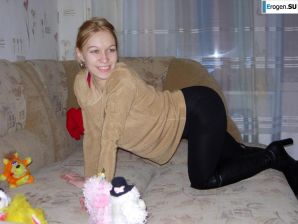 Officer's Wife. Thumbnail 18