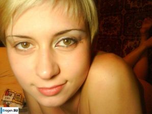 Girl and Carpet. Thumbnail 35