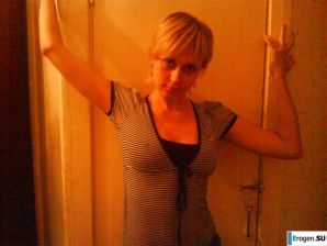 Girl and Carpet. Thumbnail 40