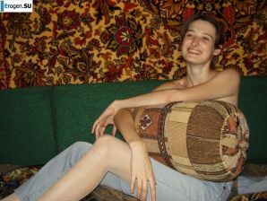 Home photos of a Ukrainian girl. Part 2. Thumbnail 15
