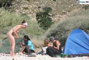 And again, hippies. Now on the beach. Part 2. Thumbnail 1