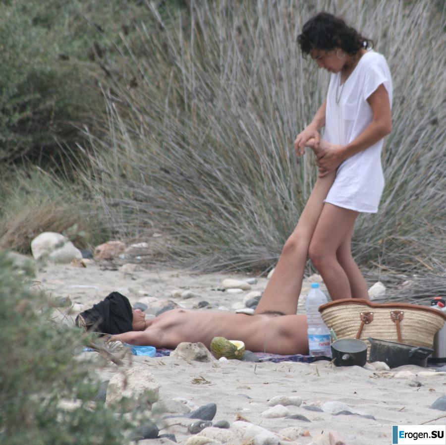 And again, hippies. Now on the beach. Part 3. Slide 4