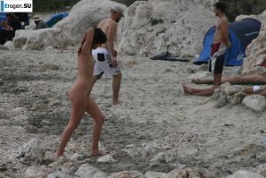 And again, hippies. Now on the beach. Part 3. Thumbnail 19