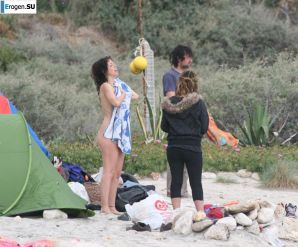 And again, hippies. Now on the beach. Part 3. Thumbnail 23
