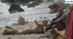 And again, hippies. Now on the beach. Part 3. Thumbnail 28