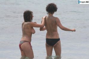 And again, hippies. Now on the beach. Part 3. Thumbnail 9
