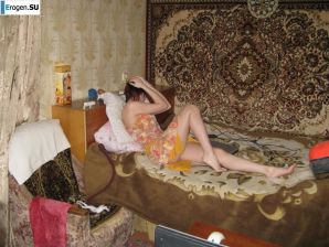 Girl and Carpet. Part 3. Thumbnail 6