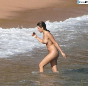 And again, hippies. Now on the beach. Part 4. Thumbnail 14