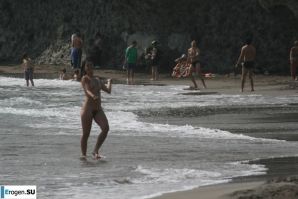 And again hippies. Now on the beach. Part 5. Thumbnail 10