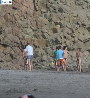 And again hippies. Now on the beach. Part 5. Thumbnail 14