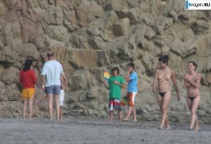 And again hippies. Now on the beach. Part 5. Thumbnail 19