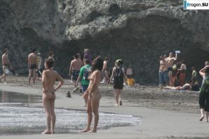 And again hippies. Now on the beach. Part 5. Thumbnail 8