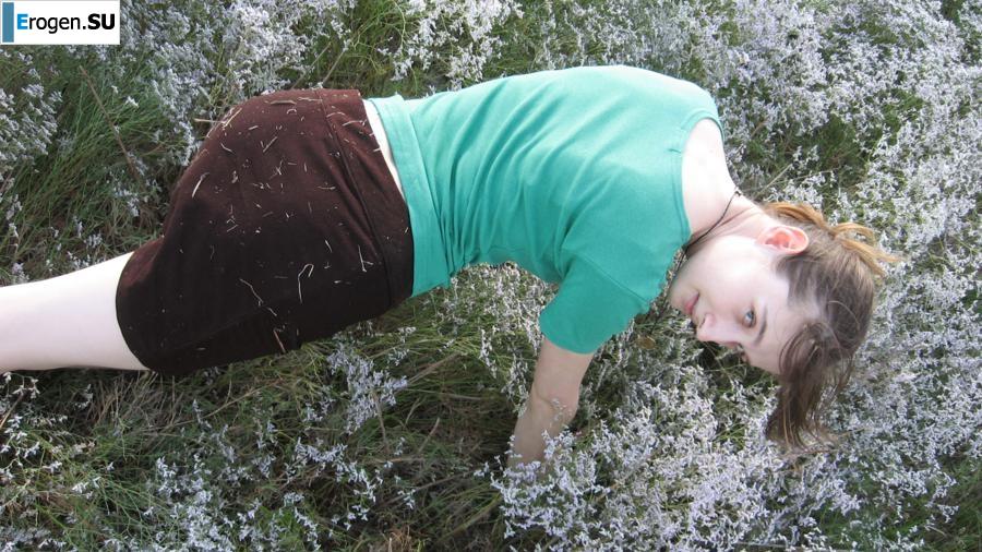 Home photos of a Ukrainian girl. Part 3. Slide 31