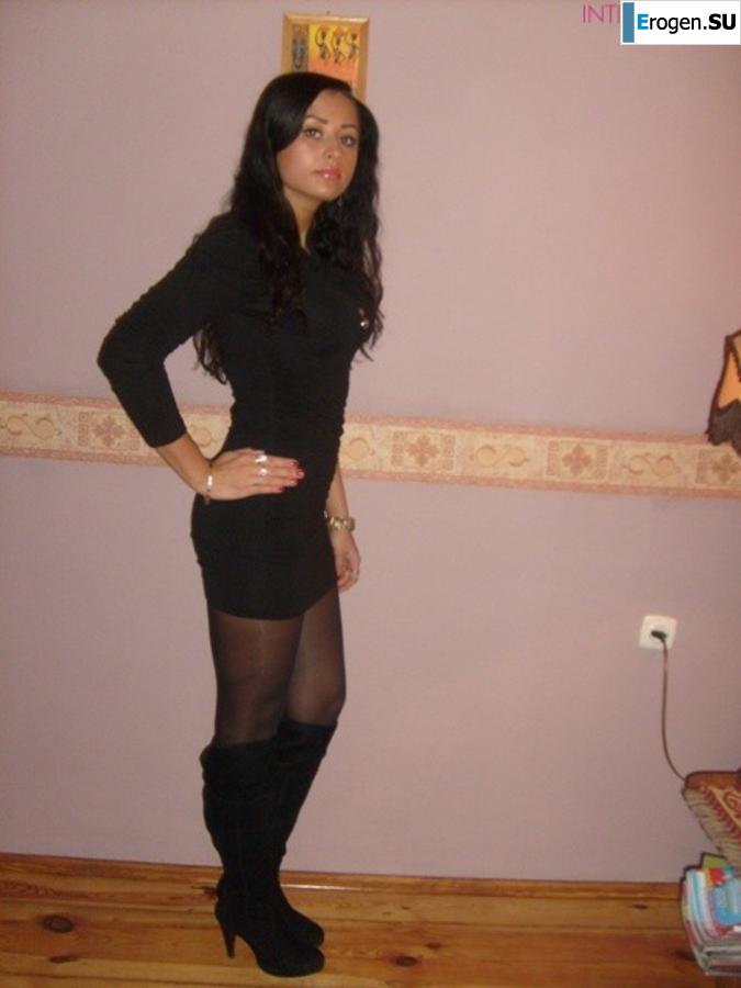 Beautiful Brunette. Slide 6