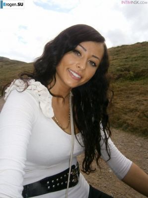 Beautiful Brunette. Thumbnail 2