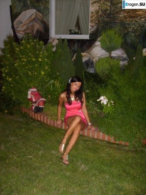 Beautiful Brunette. Thumbnail 40